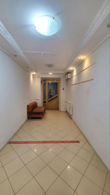 Сдам помещение/ комната под офис с отельным входом,  центр, отличная проходимость. - Гай