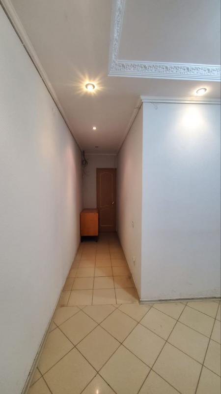 Сдам помещение/ комната под офис с отельным входом,  центр, отличная проходимость. - Гай