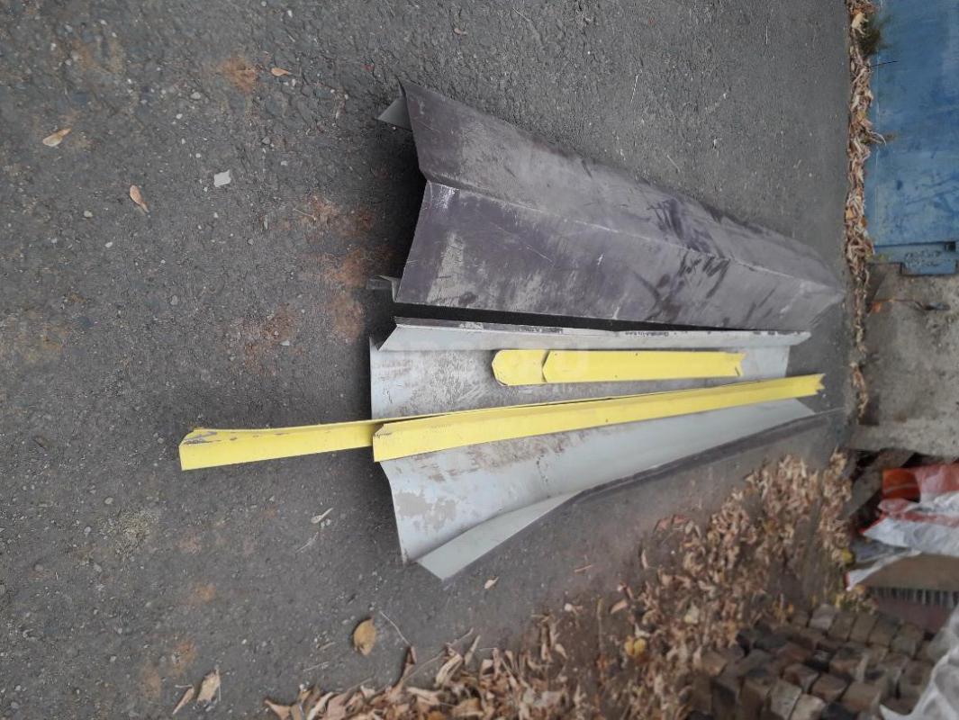 Профлист крашенный разрезан на разные отрезки по 36,33, 30, 40, 40, 42, 44, 45, 45, 40, 39, 35, 35, - Орск