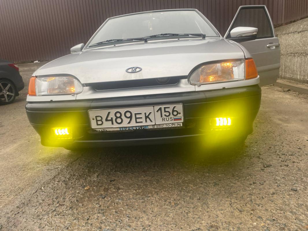 Машина на бодром ходу стоит прошивка евро-2 и спортивный раздвоенный выхлоп( не сильно громкий), нов - Орск