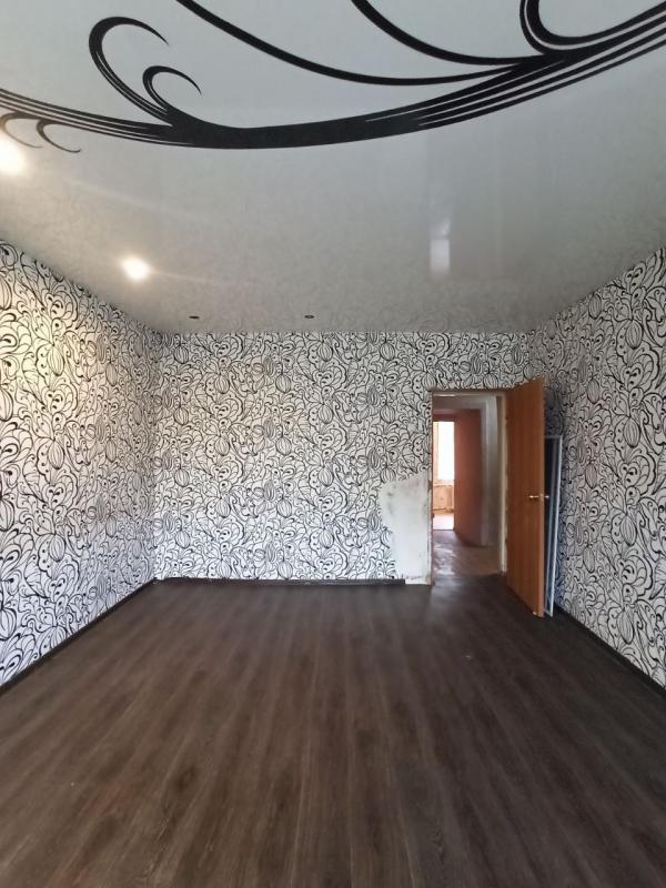 Продается 2-комнатная квартира по цене однокомнатной ,по адресу: г. - Новотроицк