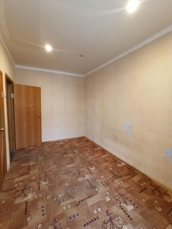 Продается 2-комнатная квартира по цене однокомнатной ,по адресу: г. - Новотроицк