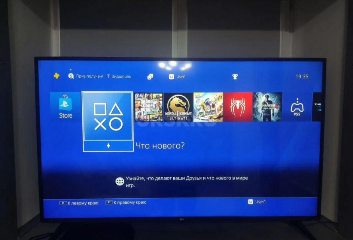 Продам игровую приставку PlayStation 4 Slim от Sony в черном цвете. - Орск