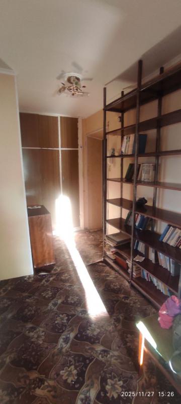 Продаётся уютная двухкомнатная квартира  на пятом этаже девятиэтажного панельного дома, расположенно - Новотроицк