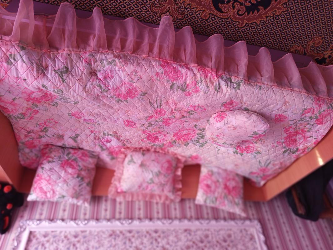 Продам мебель в детскую шкаф , комод, стол, кровать, полки, тумба , туалетный столик 7 предметов - 