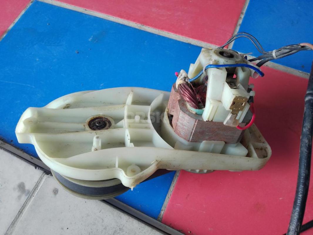 Продам мотор с приводом для газонокосилки HUTER  FLM-1100 В хорошем состоянии, рабочий. - Орск