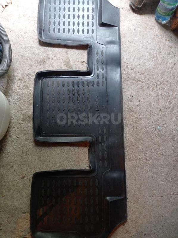Продам новый  резиновый коврик для заднего ряда автомобиля Форд Гэлакси. - Новотроицк