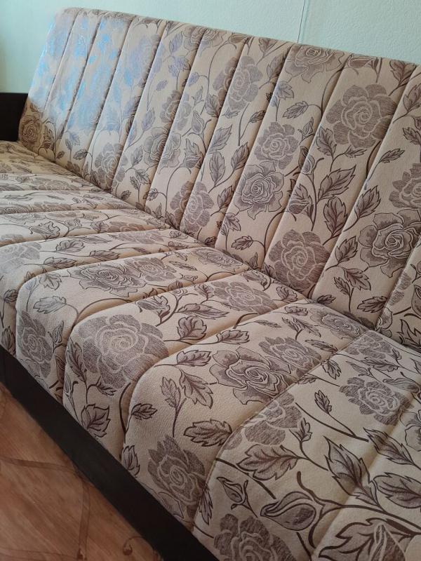 Диван в хорошем состоянии, раскладывается- книжка. - Новотроицк