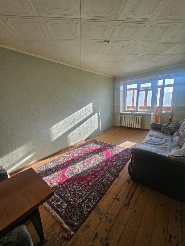 🌟 Продается уютная двухкомнатная квартира! 🌟

🔑 Описание:
- 📍 Отличный район города
- 🏢 Кирпичный до - Новотроицк