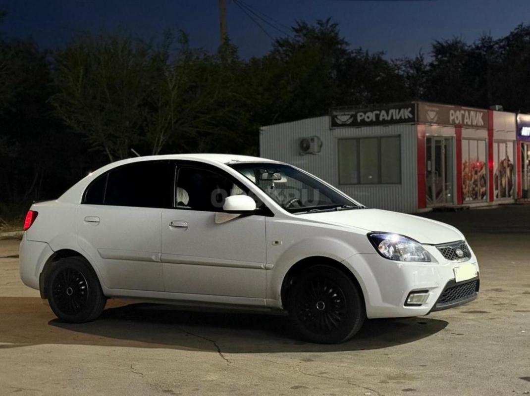 KIA RIO 2 RESTYLING
Продажа от собственника 
Чистый и ухоженный автомобиль 
Коробка механика как - Орск