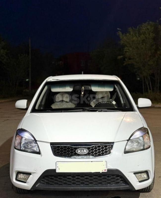 KIA RIO 2 RESTYLING
Продажа от собственника 
Чистый и ухоженный автомобиль 
Коробка механика как - Орск