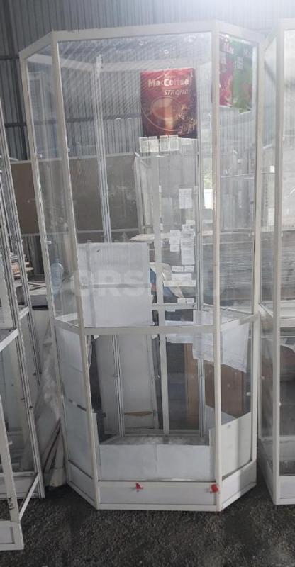 Продам витрины из стекла и алюминия высота 2-2,2м. - Орск