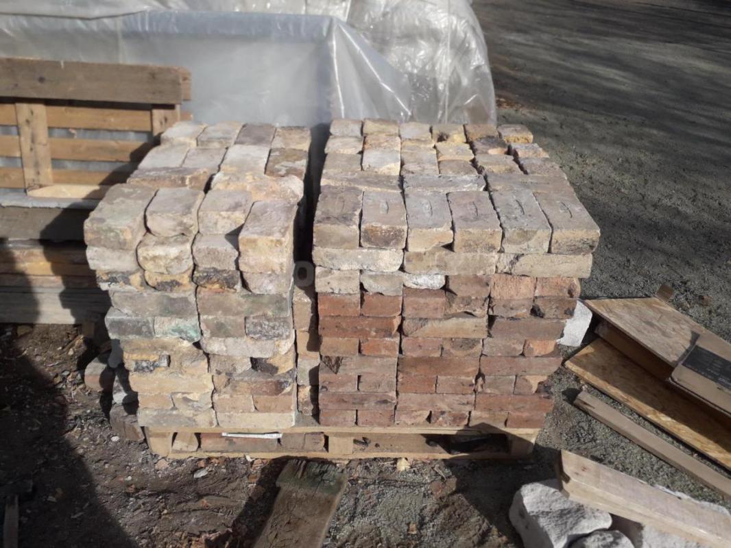 Шамотный жёлтый огнеупорный кирпич БУ, разной марки, прямой около 70шт., со скосом около 40шт., поло - Орск