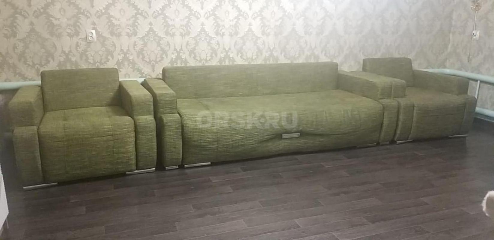 Диван _Книжка_15тыс; и два кресла по 4 тыс каждое. - Орск