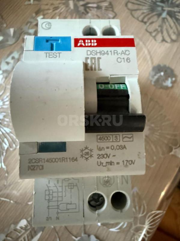 Продам коммутационные аппараты: автоматические выключатели (автоматы), устройства защитного отключен - Орск