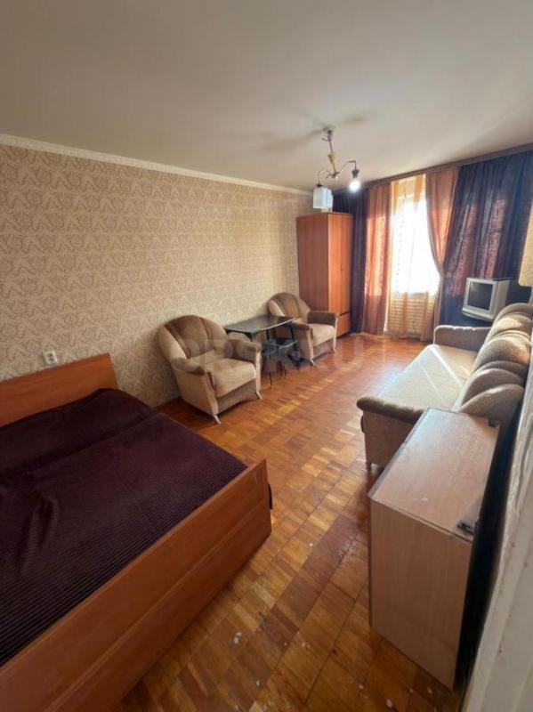 Сдам 1 комнатную квартиру на длительный срок,теплая и светлая квартира на 3 этаже,в шаговой доступно - Орск