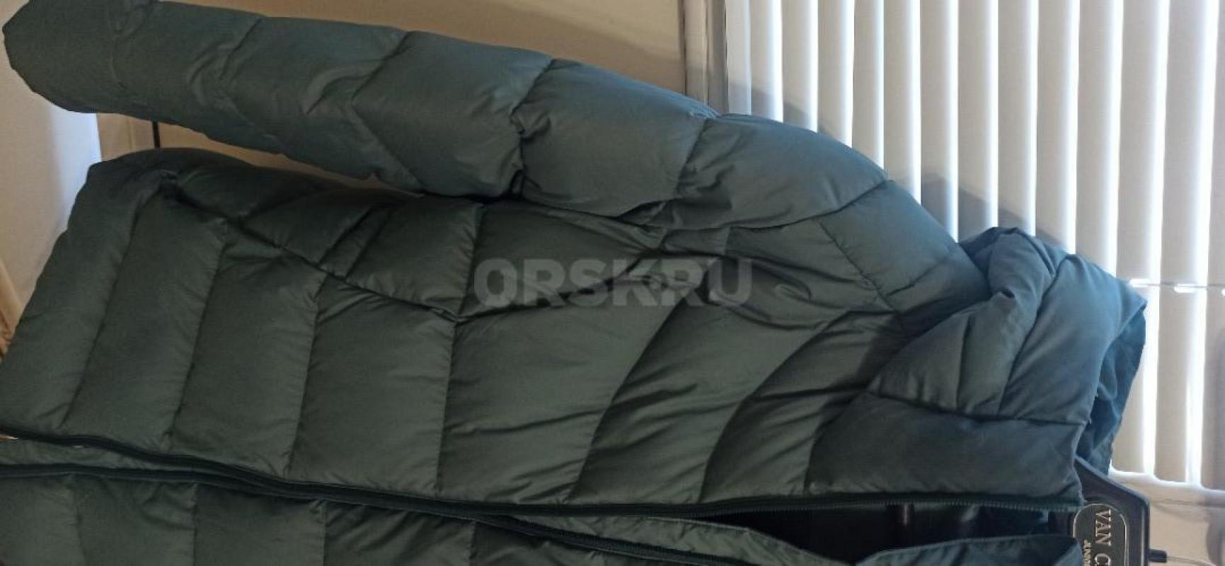 Женскую зимнюю куртку, размер 42-44, в хорошем состоянии, цвета морской волны. - Орск