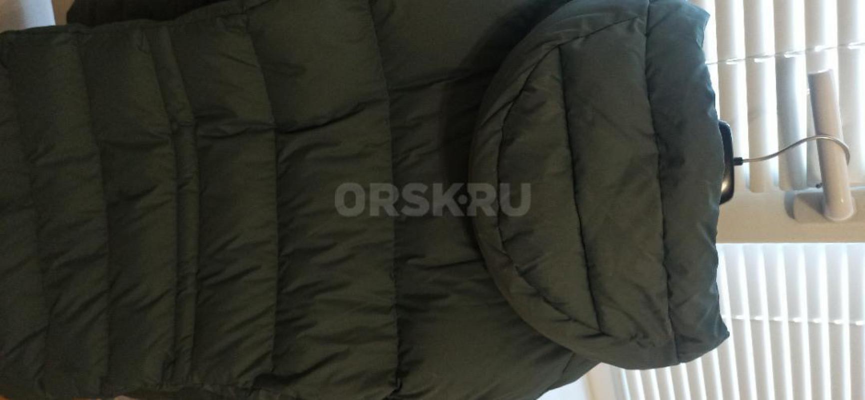 Женскую зимнюю куртку, размер 42-44, в хорошем состоянии, цвета морской волны. - Орск