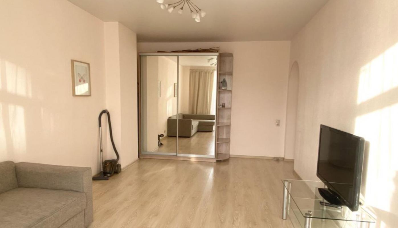 Сдается однокомнатная квартира на длительный срок. - Новотроицк