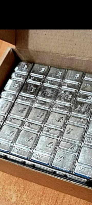 Куплю недорого остатки вашего расходного матерьяла шиномонтажной мастерской: груза липкие по 12р пол - Орск