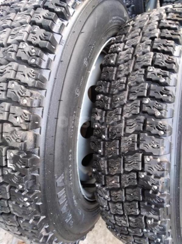 Продается комплект шипованных колес на Ниву,на16,в отличном состоянии, маленький пробег. - Орск