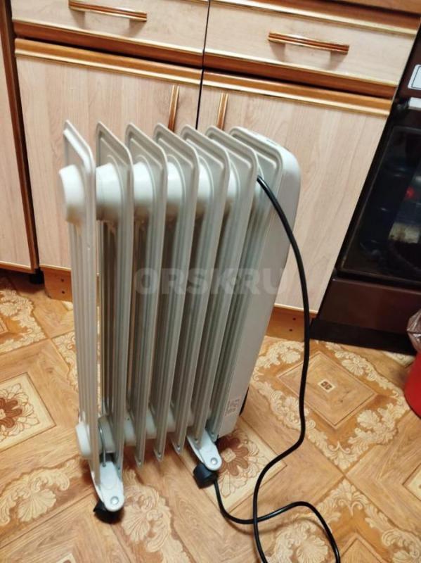 продам  масленый обогреватель 1500w - Орск