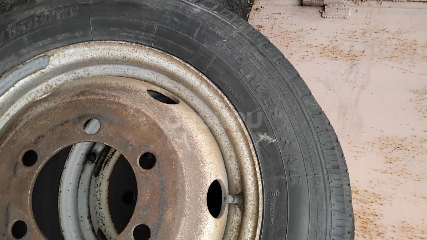 Продам комплект летней резины на дисках в отличном состоянии 185/75 R 16C на Газель, Два диска новые - Орск