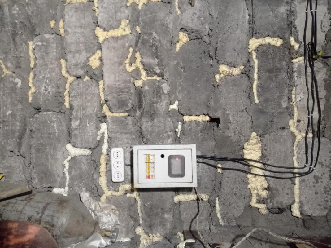 Гараж 240 квартал, заезд с улицы стартовой и с ялтинской, крыша сделана пару лет назад, печка на дро - Орск