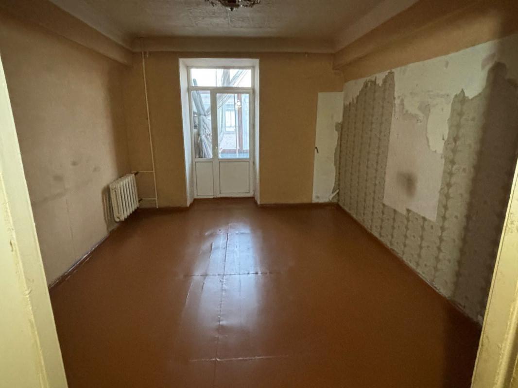 Представляю вашему вниманию 1 комнатную (Старого типа) светлую и просторную квартиру на 3 этаже в пр - Новотроицк