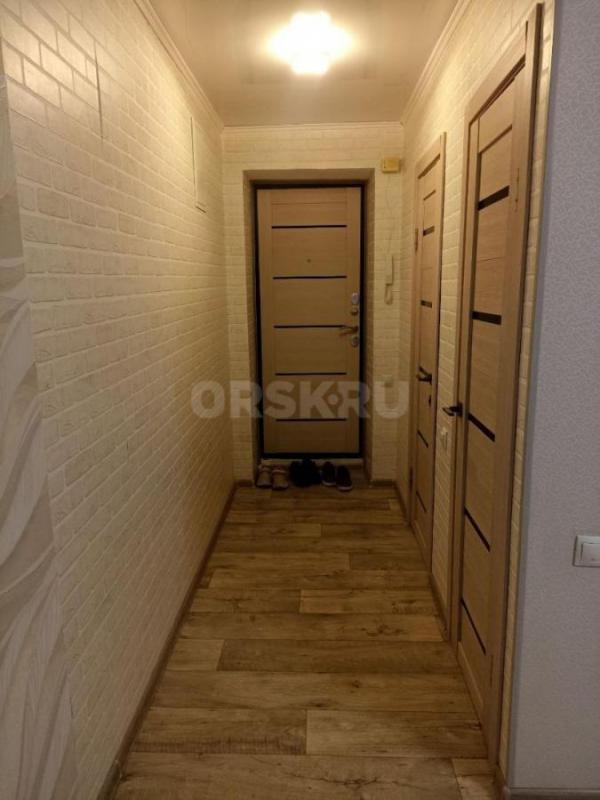 Сдам  на длительный срок чистую, уютную однокомнатную квартиру (студию). - Орск