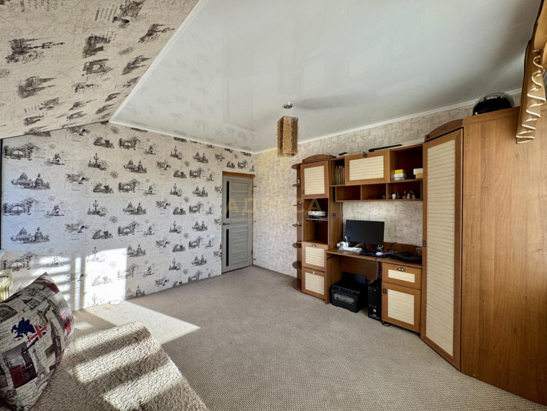 Предлагаем Вaшeму вниманию БОЛЬШОЙ ДОМ с ремонтом и мебелью, С ГАРАЖОМ по хорошей цене! - Оренбург