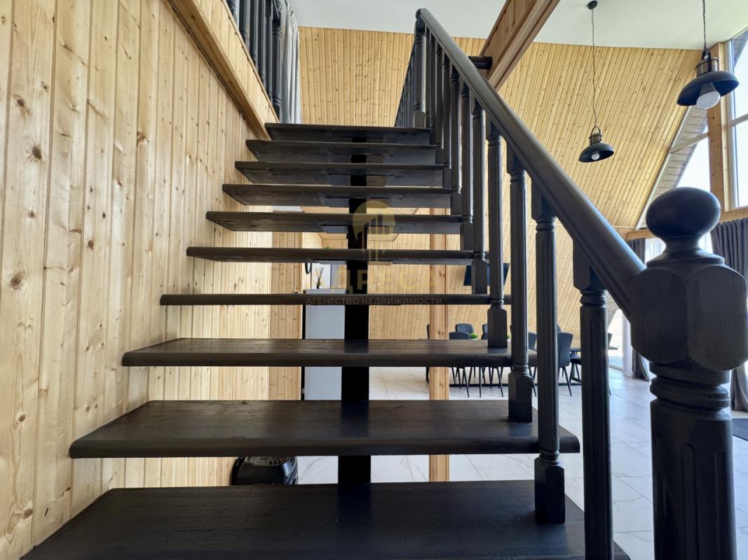 Продам жилoй 2-х этажный дом А-frame в тихом и живописнoм меcте - Ростоши-2, 137 м. - Оренбург