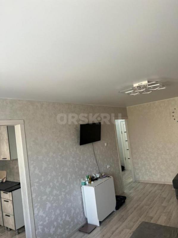 Продам 3х комнатную квартиру озтп 7й микрорайон, школа садик сбоку дома! - Орск