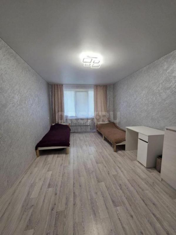 Продам 3х комнатную квартиру озтп 7й микрорайон, школа садик сбоку дома! - Орск