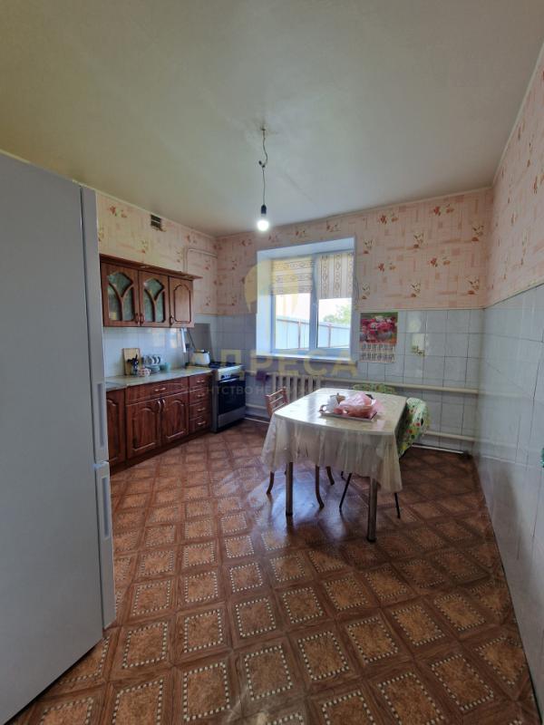 Продаётся дом с земельным участком, всё в собственности, по документам квартира ,общей площадью 75,9 - Краснохолм