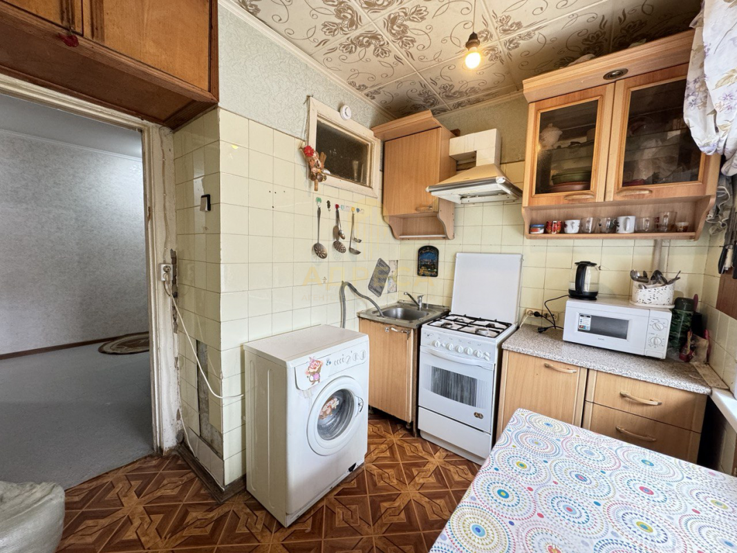 В продаже 2-комнатная квартира на 4 этаже пятиэтажного кирпичного дома , общей площадью 44,7 кв. - Оренбург