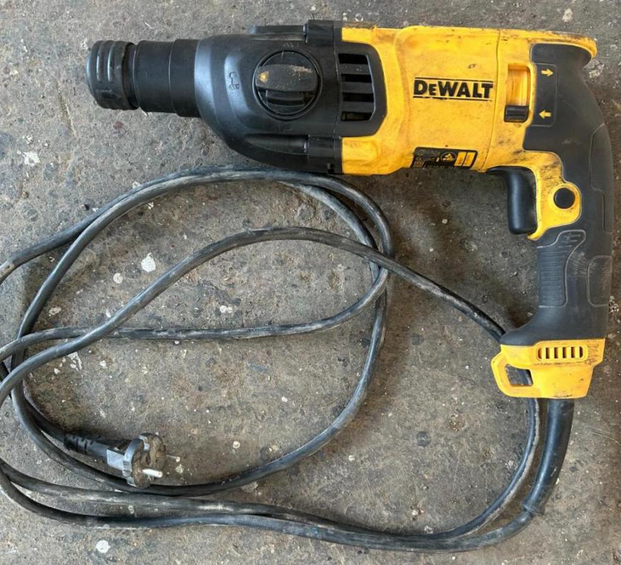 Продам перфоратор DeWALT D25133K-KS за 5000р. - Орск