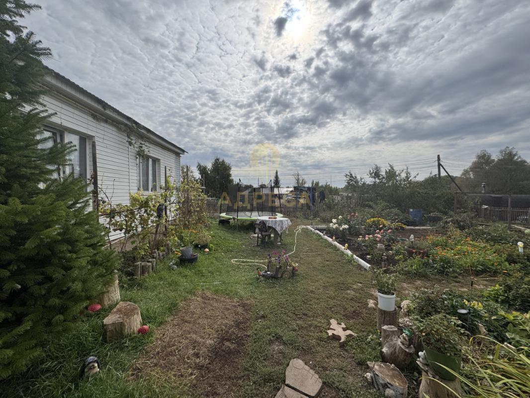 Продается уютный дом в живописной деревне 30 минут от города, окруженной зелеными полями и лесами, и - Оренбург