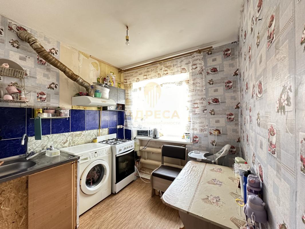 Продам однокомнатную квартиру в кирпичном доме в хорошем состоянии. - Караванный