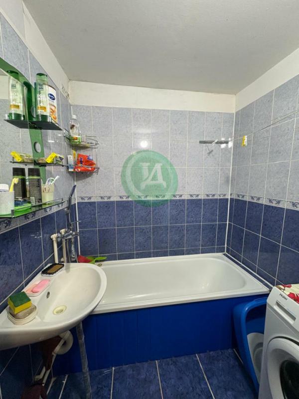 Продается просторная двухкомнатная квартира улучшенной планировки по адресу ул. - Орск