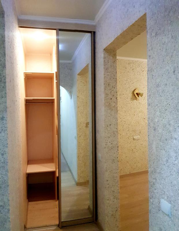 Продается ОТЛИЧНАЯ 2Х-КОМНАТНАЯ КВАРТИРА С ХОРОШИМ РЕМОНТОМ. 
-- Раздельные комнаты  с видом на две - Новотроицк