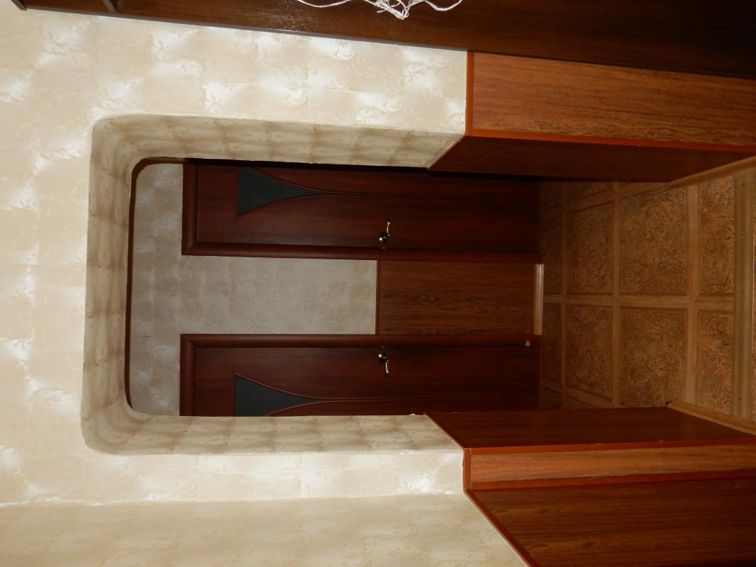 Кирпичный дом , рядом ост. 2 уральская, частично меблированная ,тёплая, можно с домашним питомцем. - Новотроицк