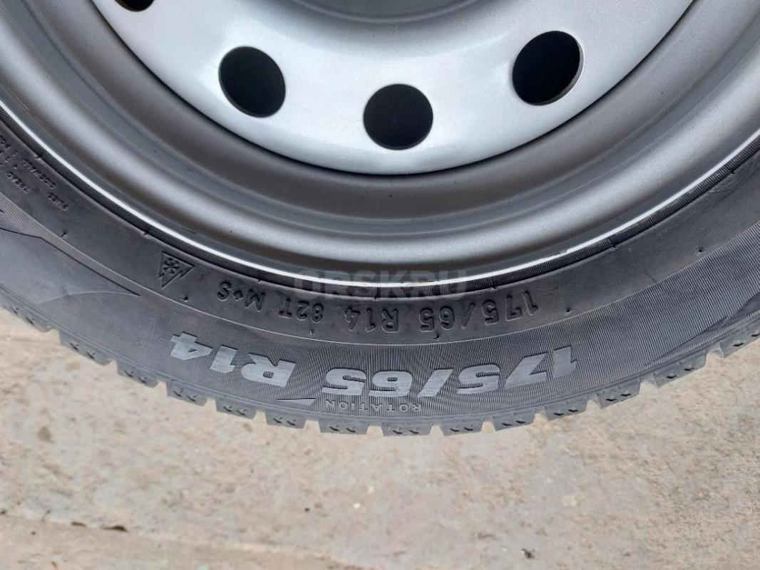 Зимния шипованная резина Pirelli Formula 175/65 R 14  с дисками, проехала две тыс км. - Орск