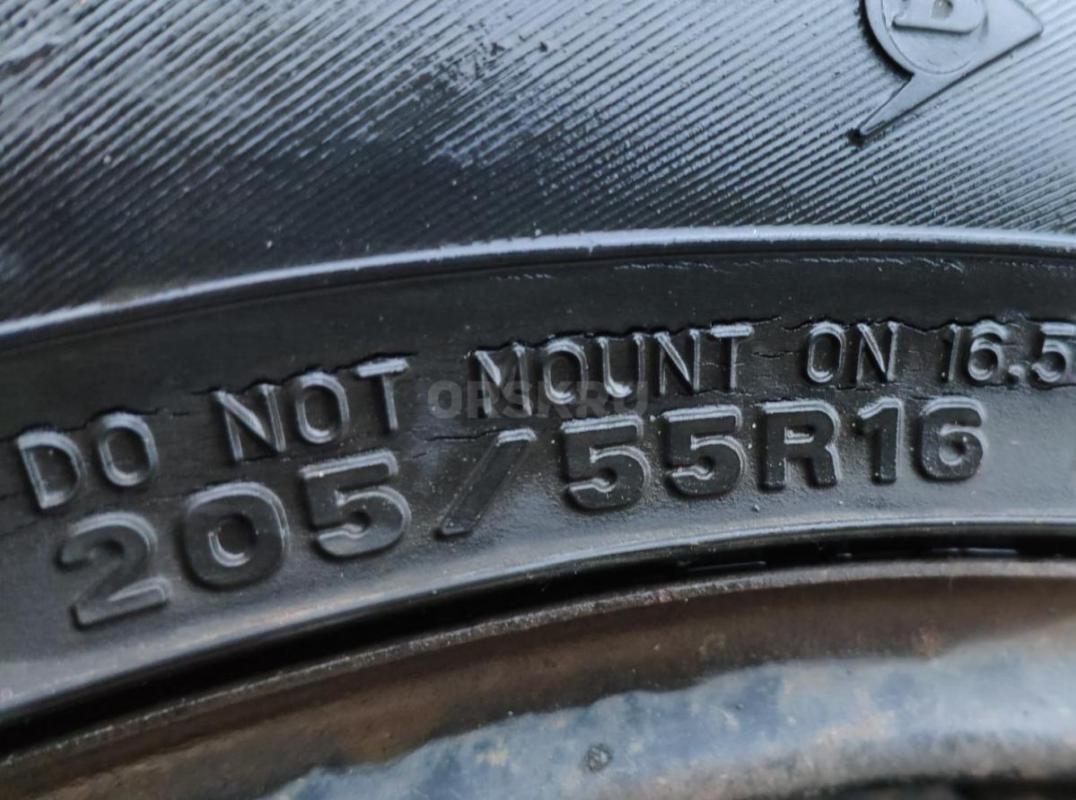 Продам зимнюю резину 205/55/R16,на дисках,грыж нет,разболтовка 4/100. - Новотроицк