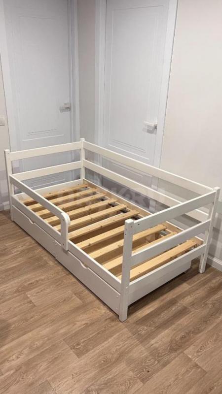 Продаётся детская кровать из натурального дерева, не лдсп. - Орск