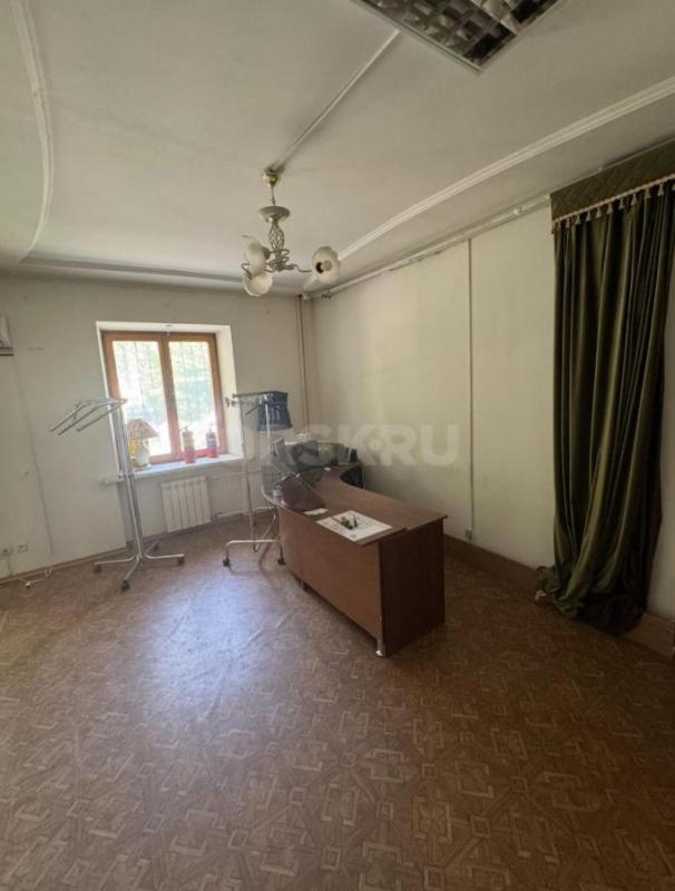 Сдам в аренду Встроенное помещение площадью 100 кв м в Центре на пересечении ул. - Орск