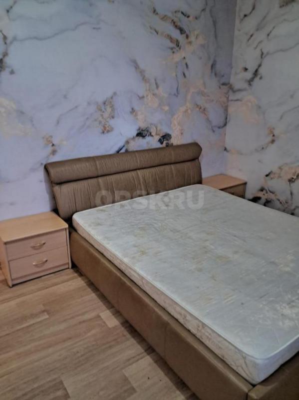 Двухкомнатная по Ленина 130. - Орск