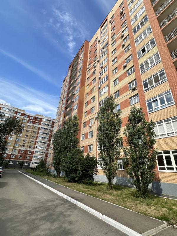 В продаже двухкомнатная квартира в кирпичном доме, расположенная на 3 этаже 14-ти этажного дома. - Оренбург