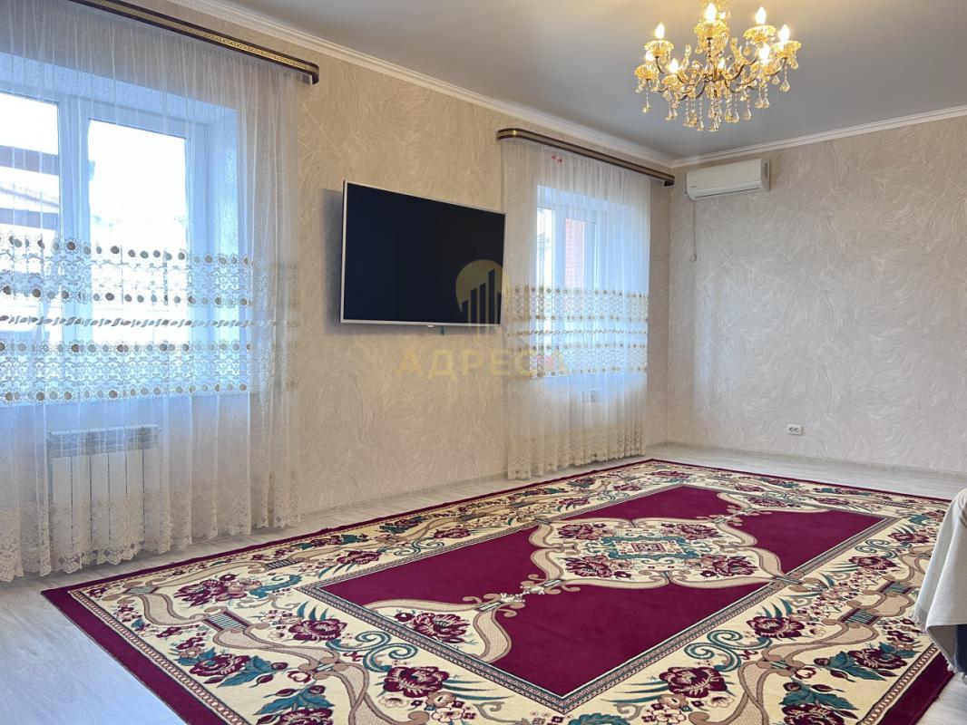 Продаётся просторный и надёжный дом для большой семьи, со всей необходимой инфраструктурой для комфо - Ленина