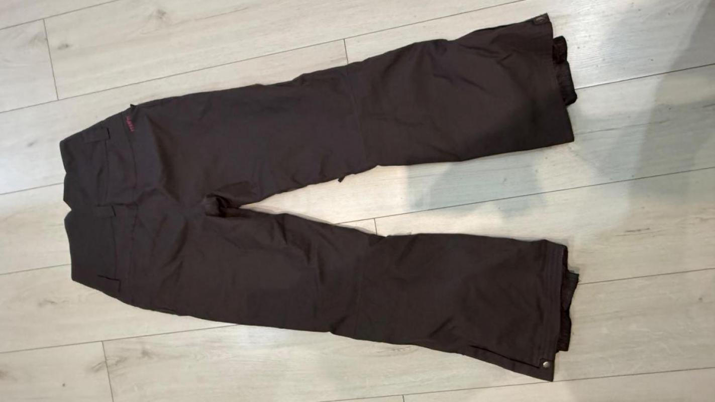 Горнолыжный костюм б/у женский 42-44 размера,фирма termit , мембрана 5000/5000, шапка и флисовая коф - Орск